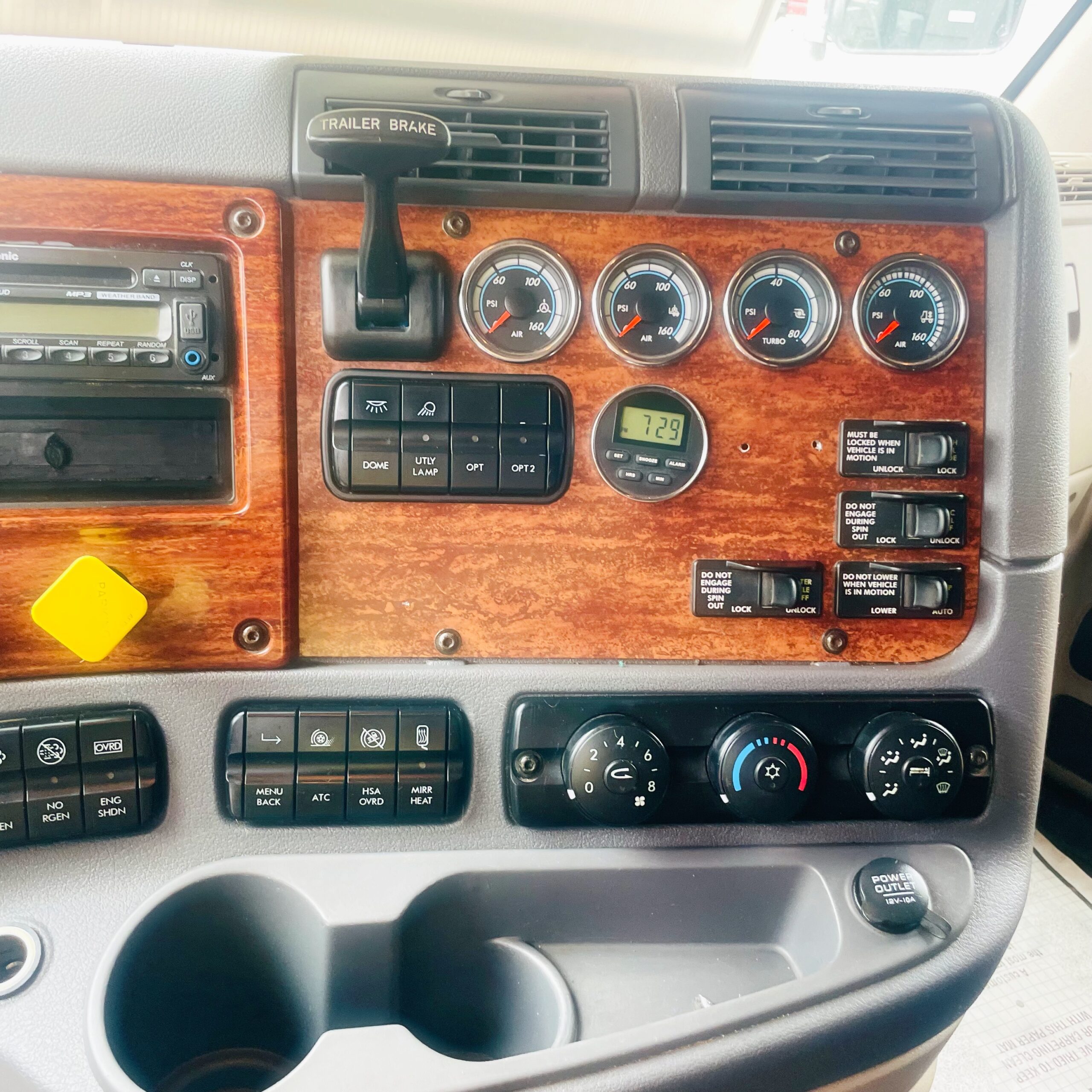 2016 FREIGHTLINER CASCADIA