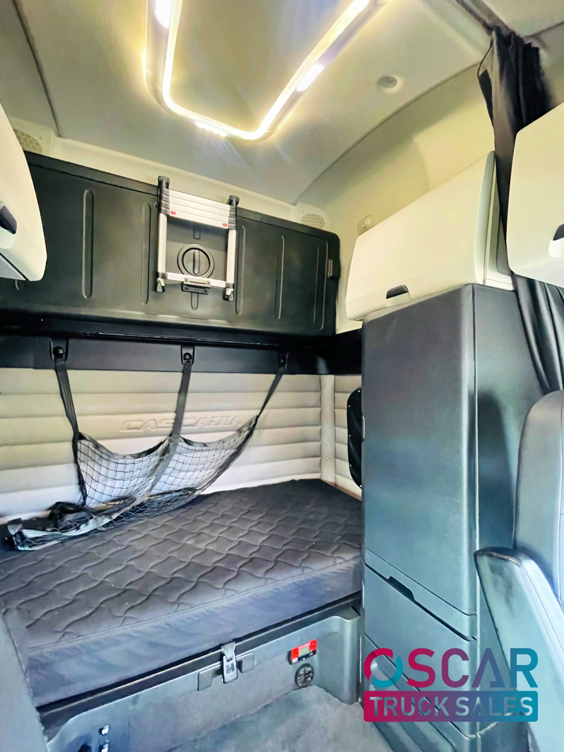 2018 FREIGHTLINER CASCADIA