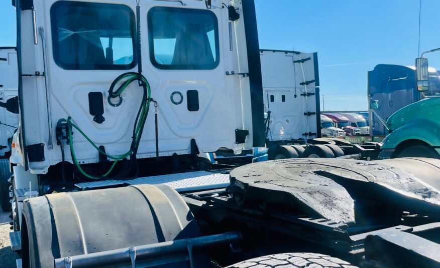 2017 FREIGHTLINER CASCADIA DAYCAB